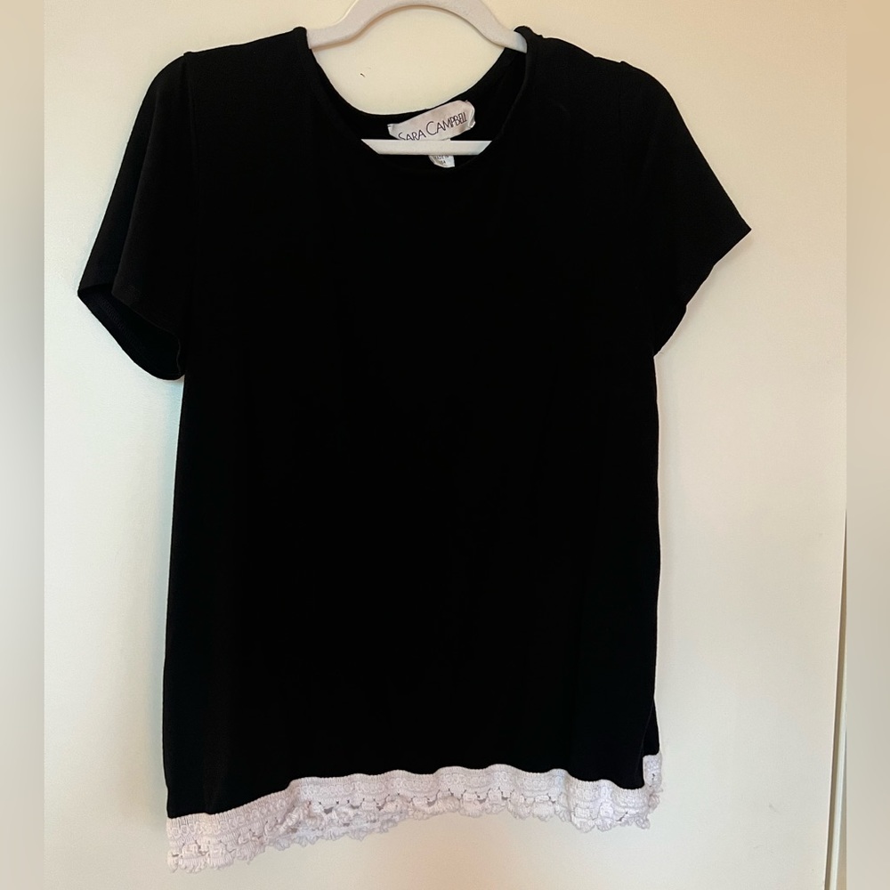 NWOT: Sara Campbell short sleeve t-shirt, size L.